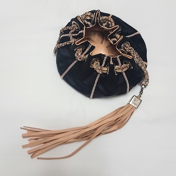 CHANEL Mini sac drawstring black and peach - Picture 1 of 6